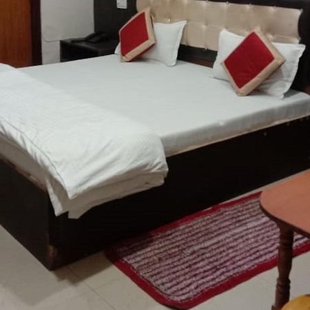 Jaya Palace Hotel By Wb Inn Dhaulpur Kültér fotó