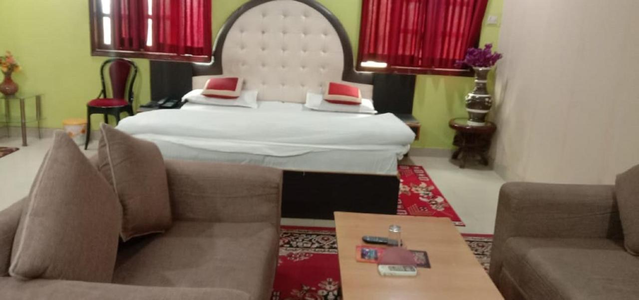 Jaya Palace Hotel By Wb Inn Dhaulpur Kültér fotó