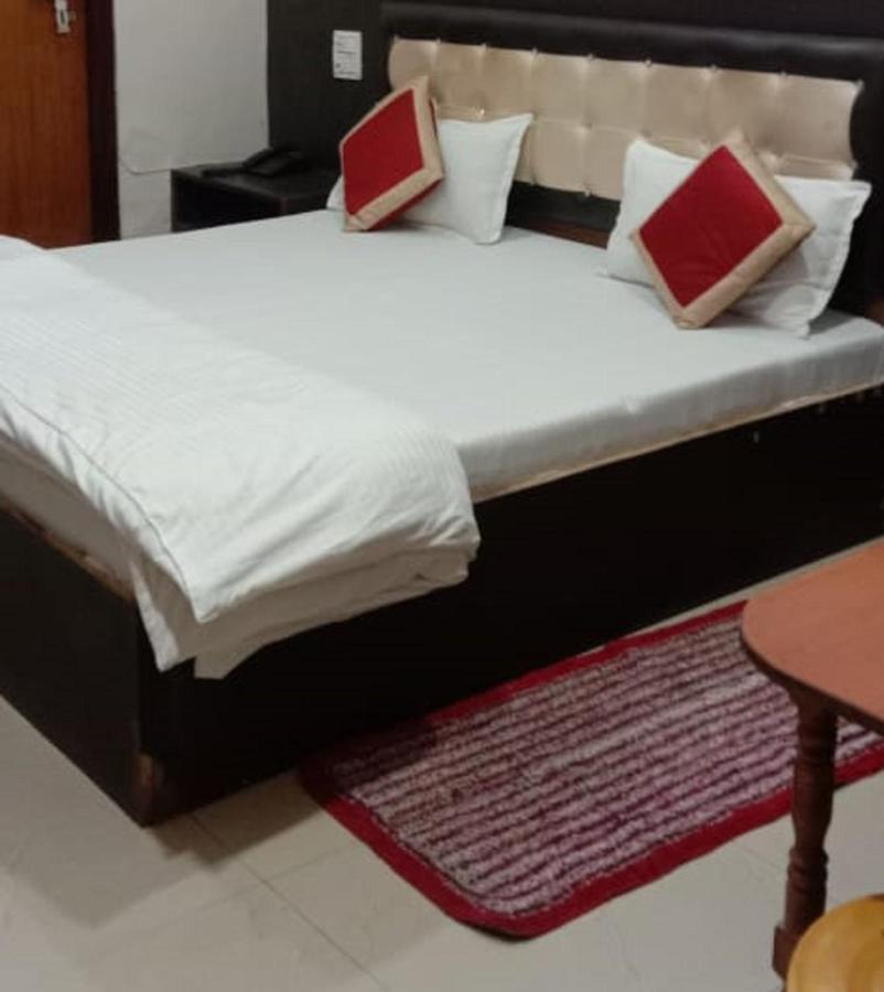 Jaya Palace Hotel By Wb Inn Dhaulpur Kültér fotó