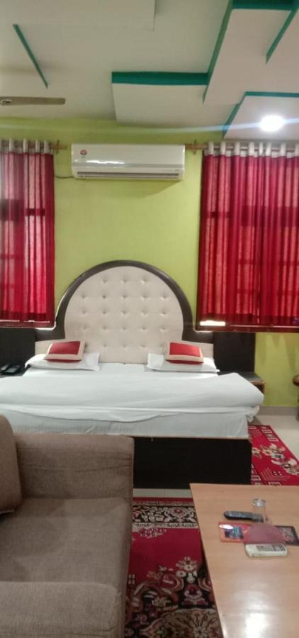Jaya Palace Hotel By Wb Inn Dhaulpur Kültér fotó